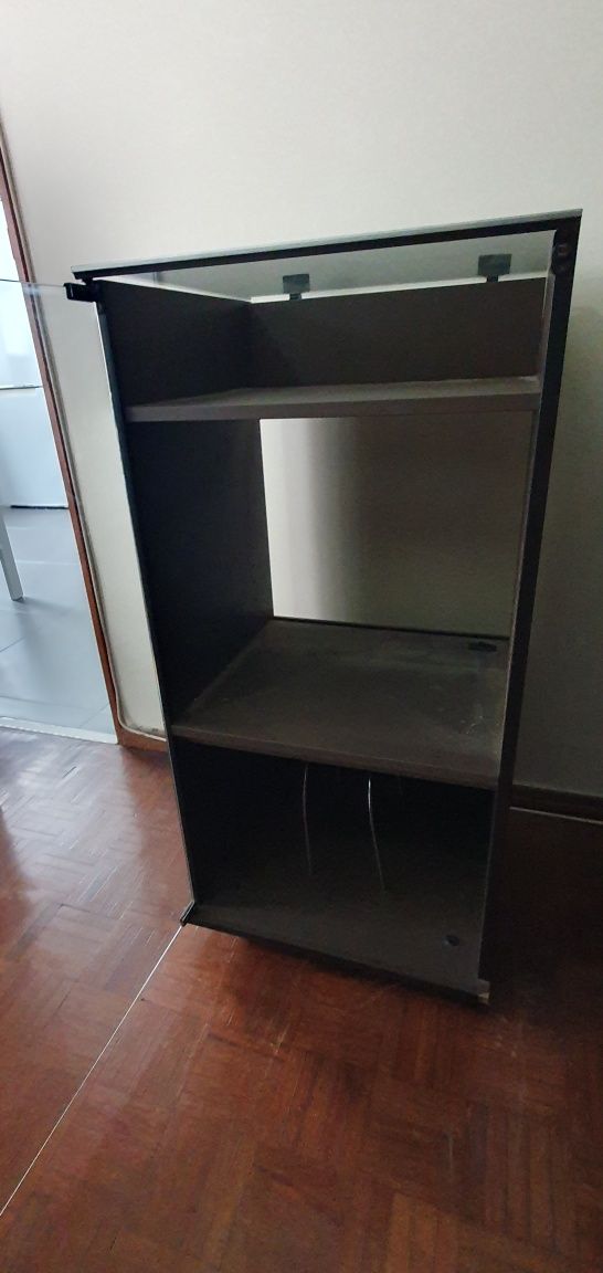 Móvel para aparelhagem de som