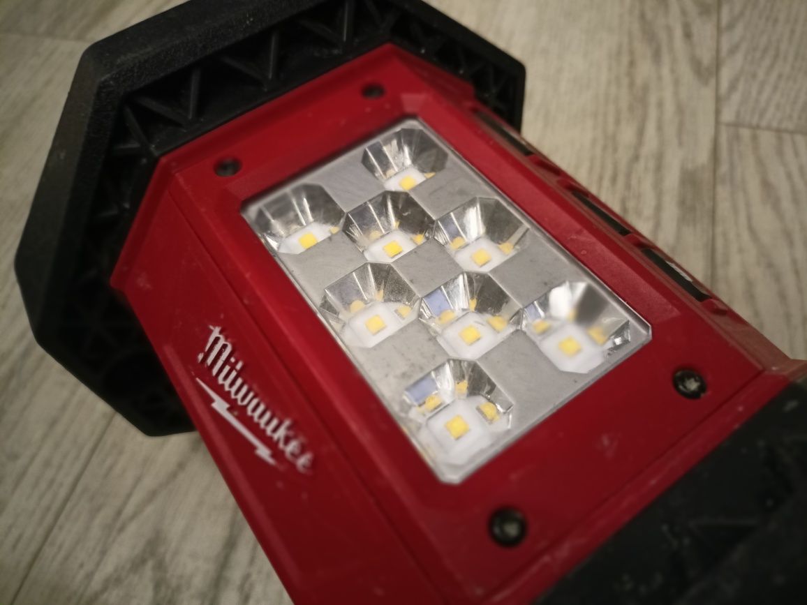 [Lampa] Milwaukee M18 AL