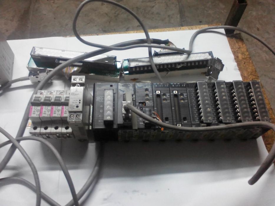 Программируемый логический контроллер Omron CJ1M