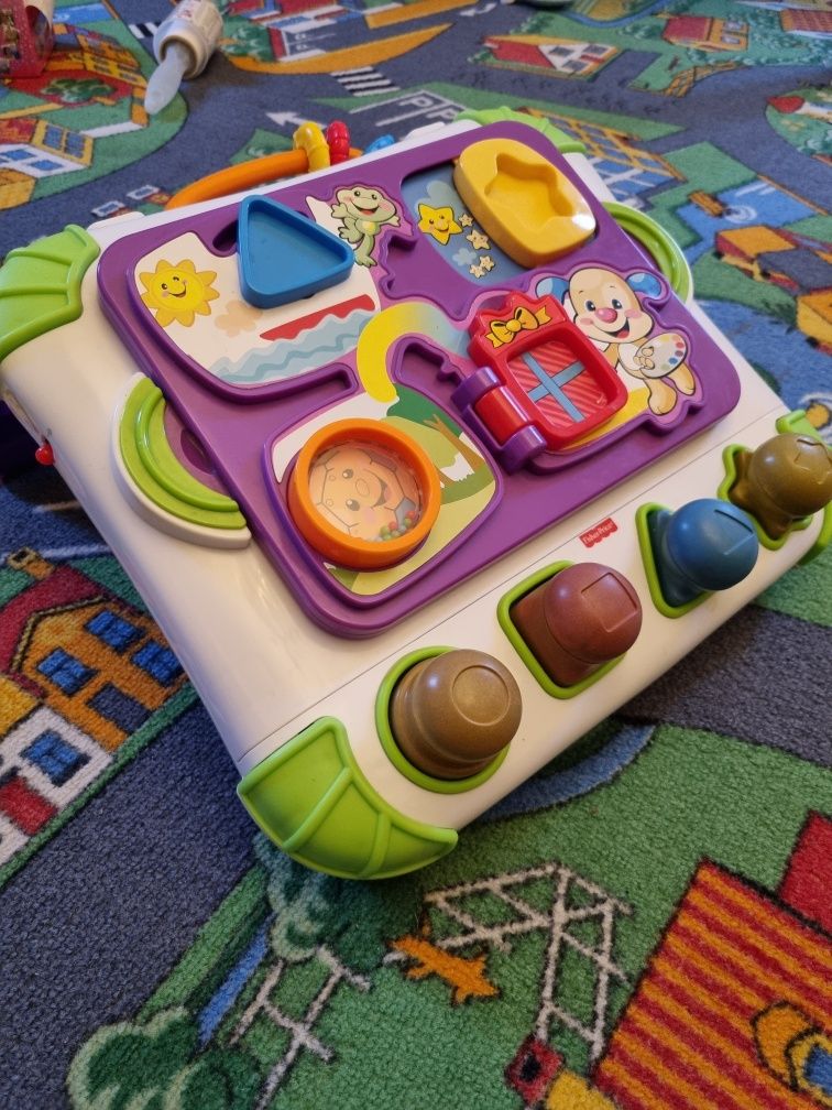 Stoliczek aktywności maluszka Fisher Price