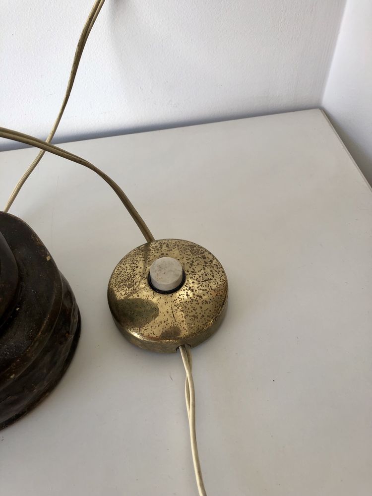 Candeeiro em gesso pintado, figura oriental
