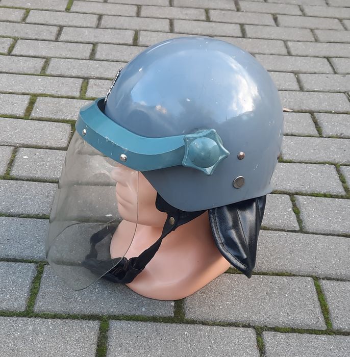 Milicja stary kolekcjonerski kask milicja wz 83 zomo ormo kask prl mo