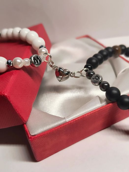 Zestaw bransoletek dla pary z Waszymi inicjałami