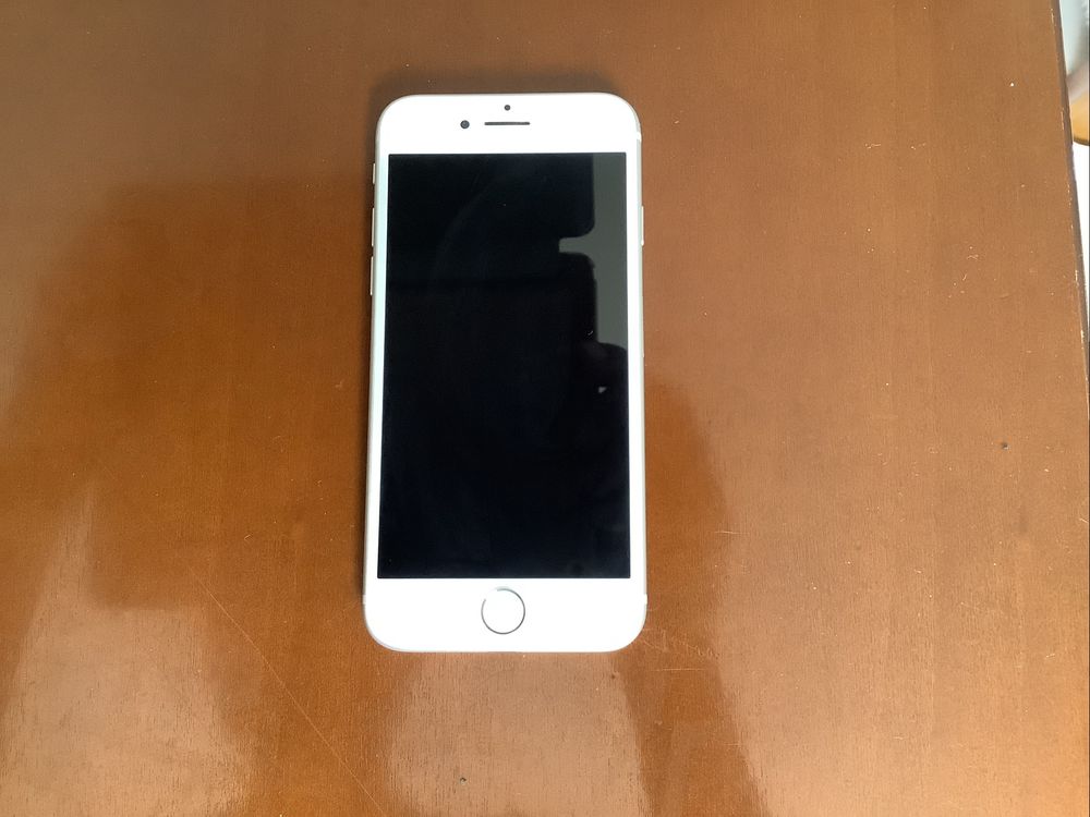 iPhone 8 64 Gb w bardzo dobrym stanie