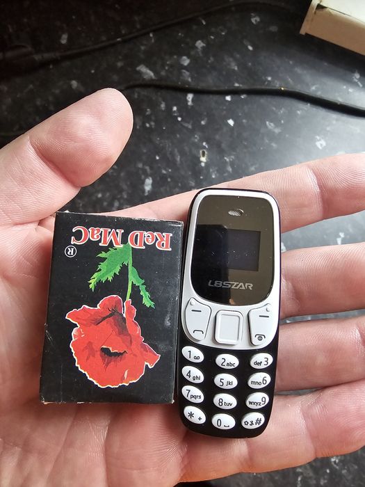 Мобільний кнопочний міні телефон на дві сімкарти