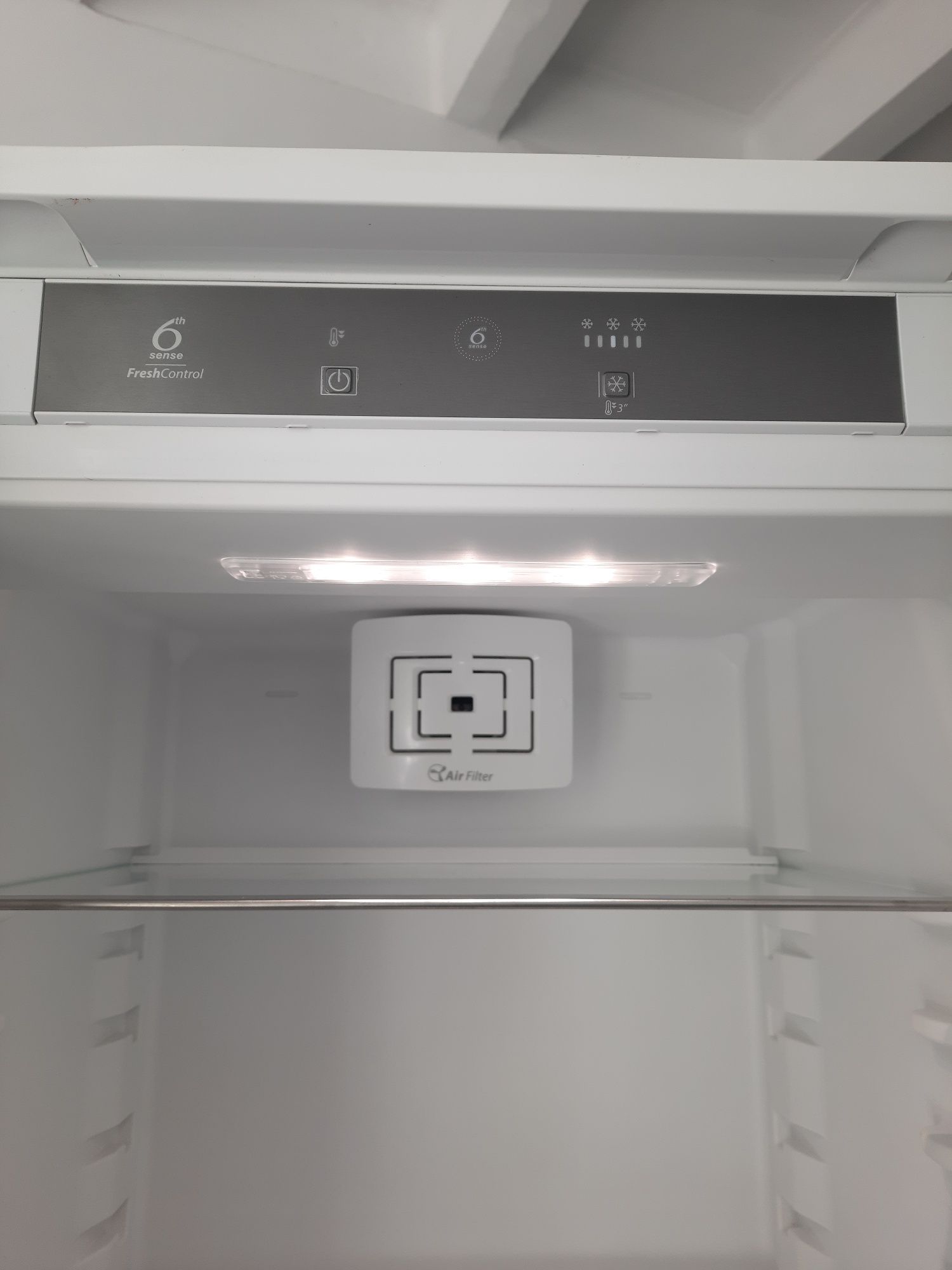 Холодильник під монтування Whirlpool 1.95см