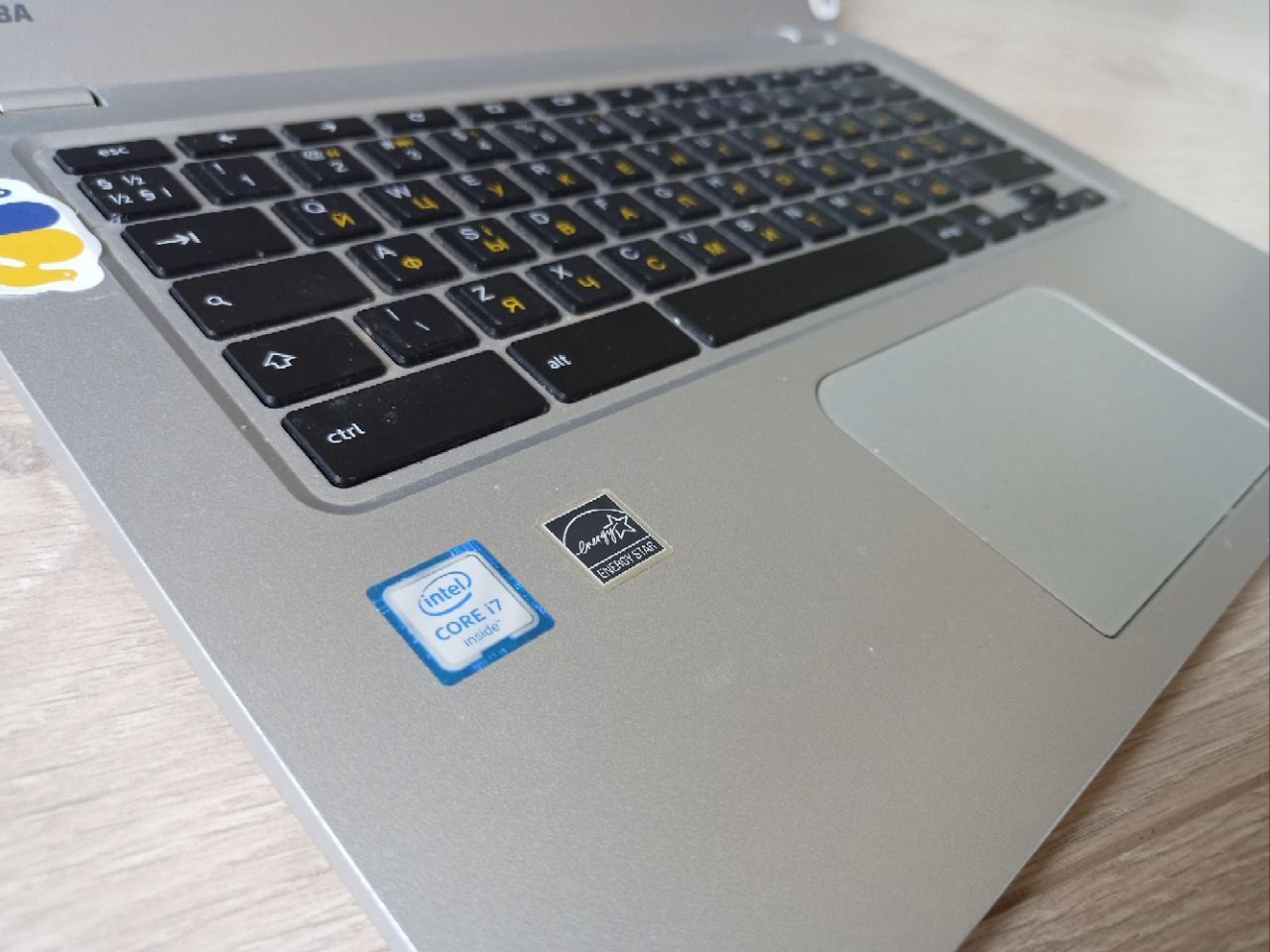 Ультрабук Toshiba з SSD
