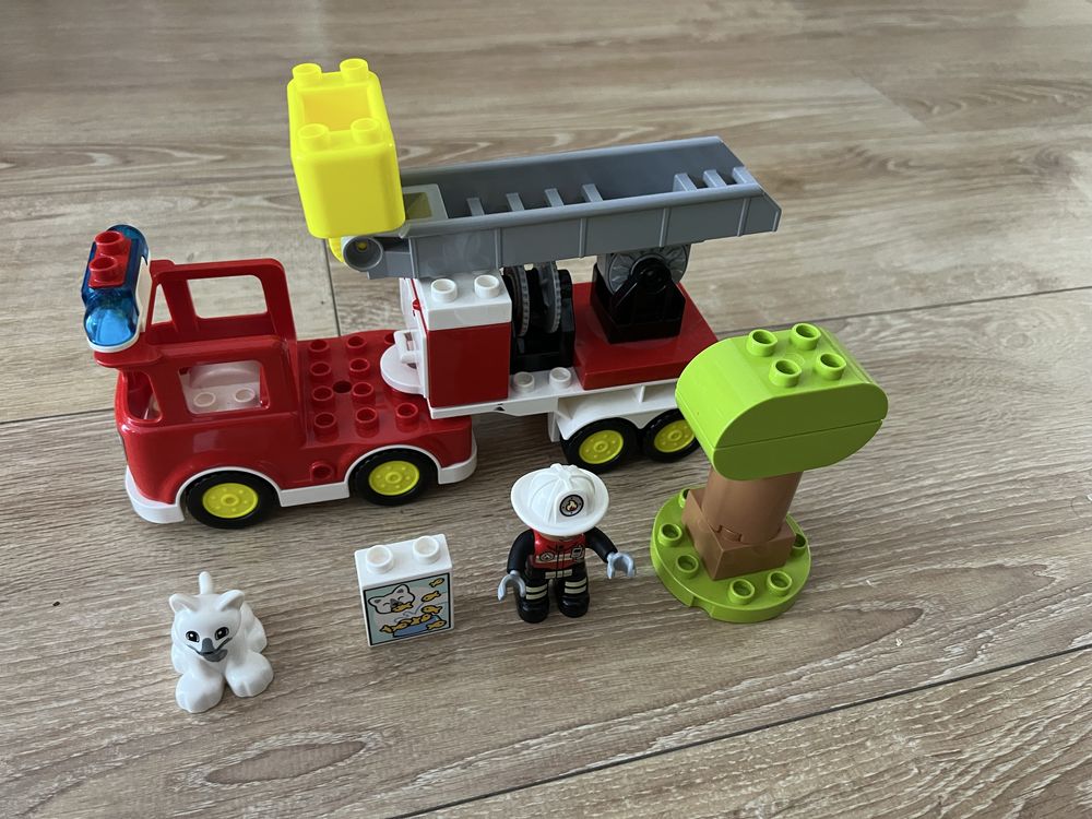 10969 LEGO DUPLO Wóz strażacki