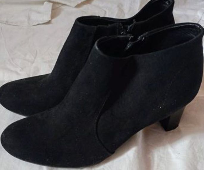Czarne zamszowe botki high heel zip r.38 Graceland