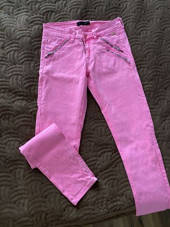 Отдам розовые джинсы размер 27 (М)