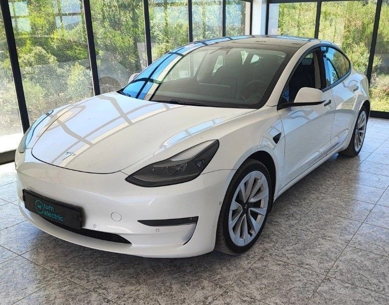 Tesla Model 3 Standard Range Plus RWD