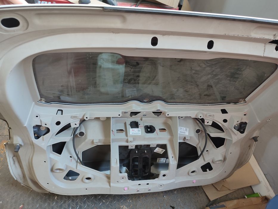 Заднє скло Nissan Rogue т32