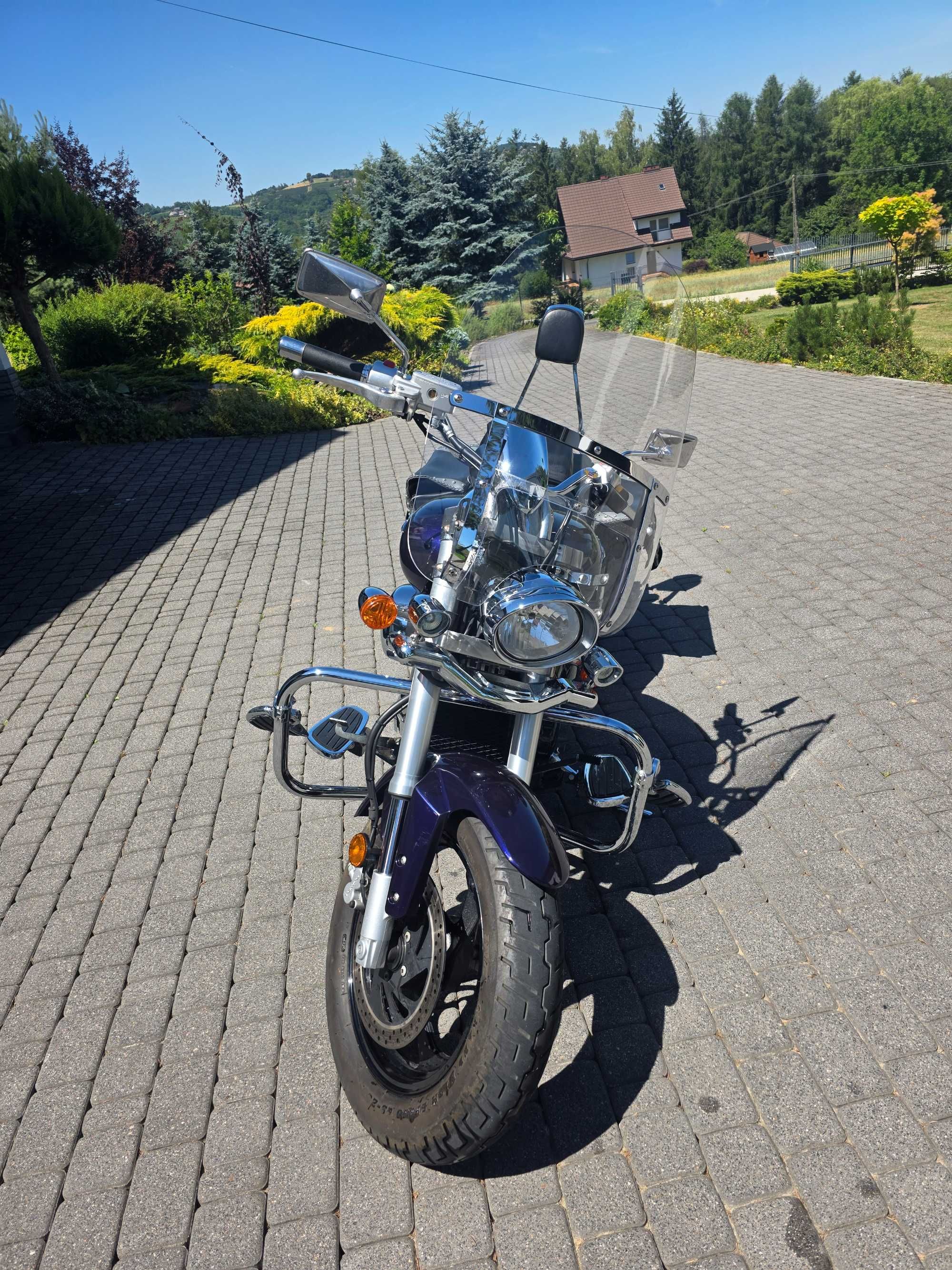 Suzuki Boulevard  800 M50