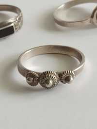 Srebrny, śliczny, stary pierścionek PRL