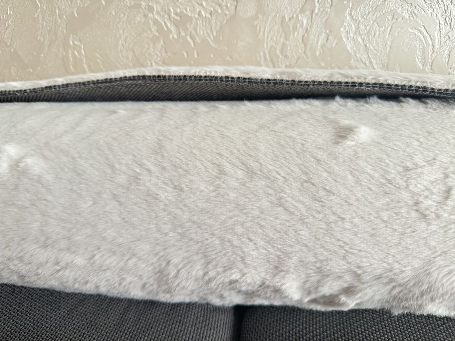 Килим білий гладкий