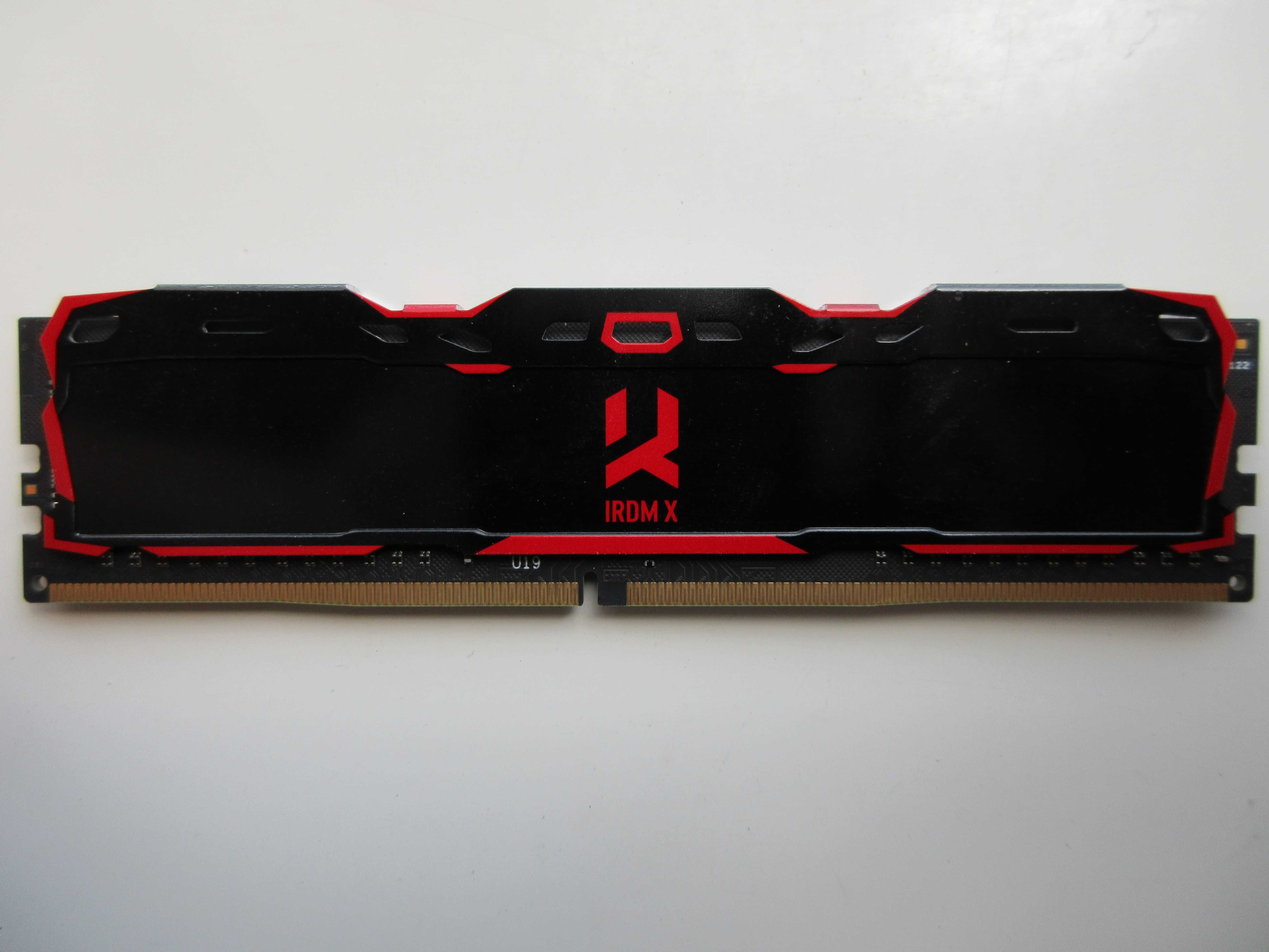 Pamięć DDR4 GOODRAM IRDM X 8GB 3000MHz - stan bdb