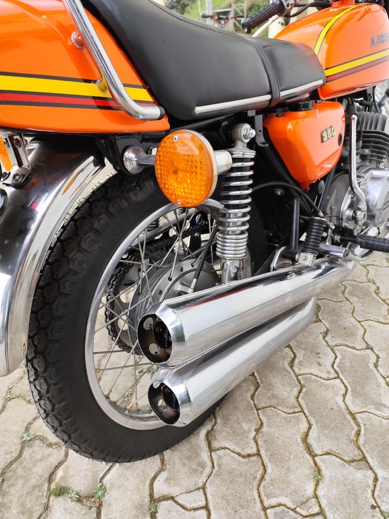 Kawasaki S1 250  primeira geração