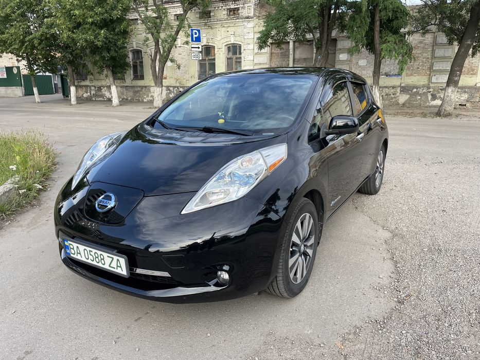 Продам Nissan leaf