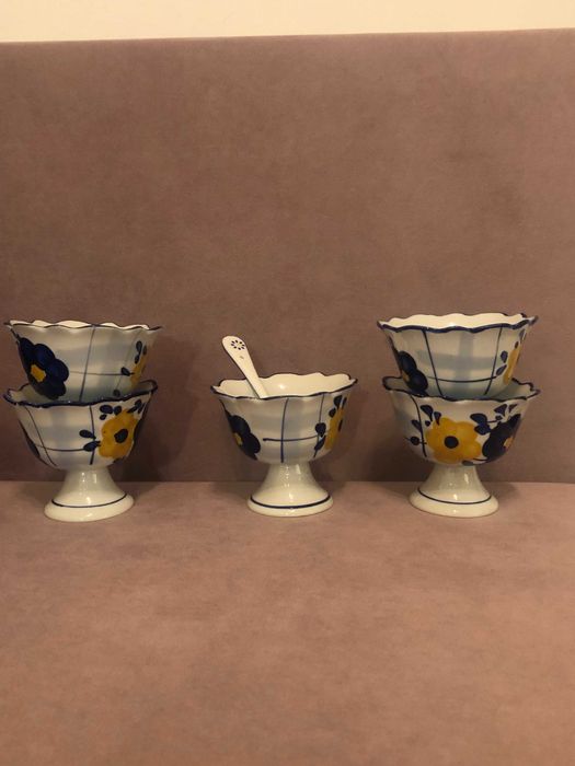 zestaw pojemniczków porcelanowych