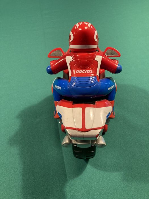 Mota telecomandada Chico