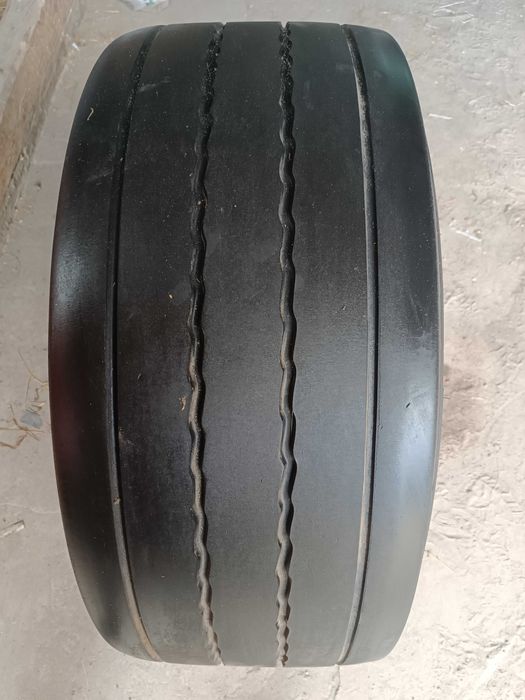 Koło do przyczepy rolniczej 385/55 R22.5 8 otworów
