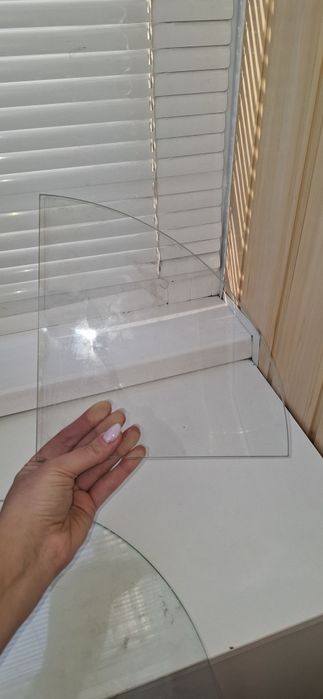 Скляні полиці на стіну