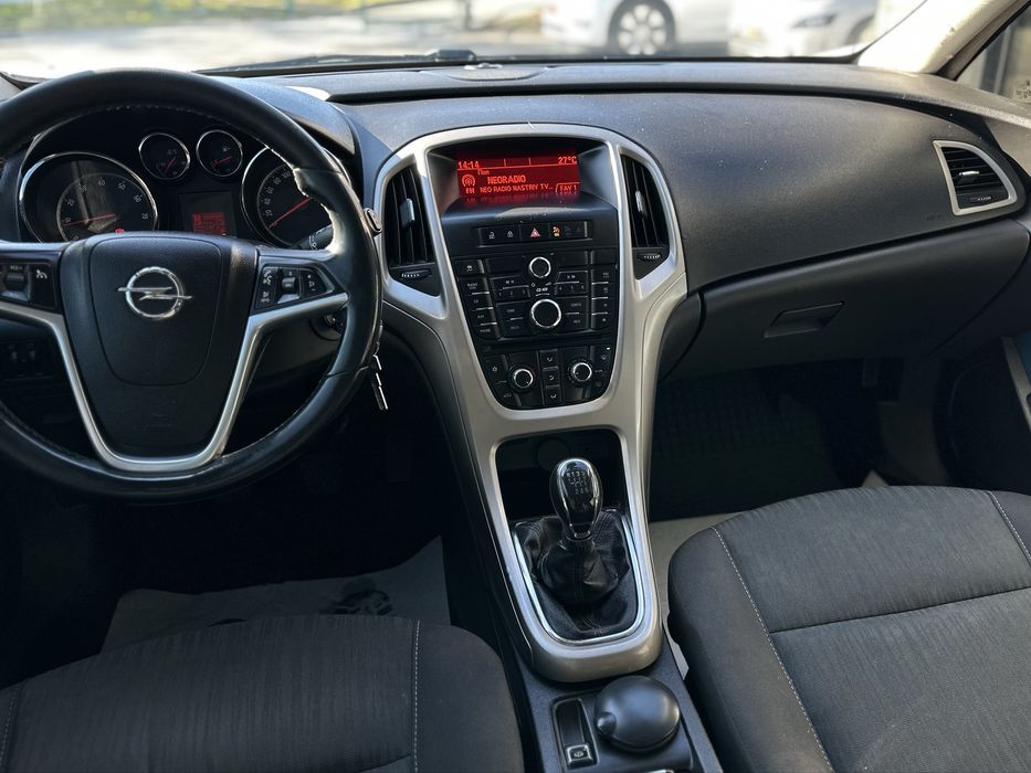 OPEL ASTRA 2010 року, 1.4 газ/бензин, механіка, передній привід