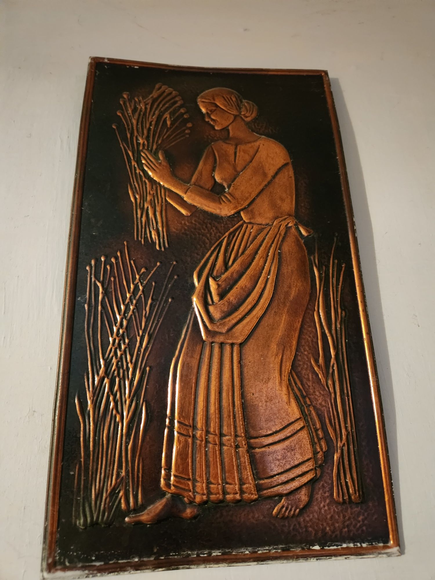 Картина чеканка ссср женщина с колосками