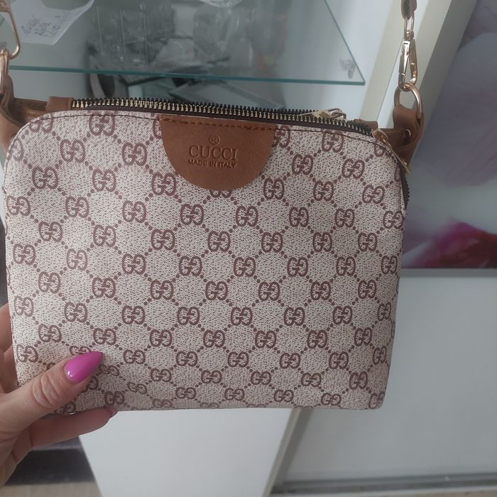 Świetna listonoszka Gucci logo brąz