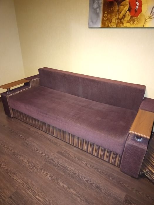 Диван продаю срочно