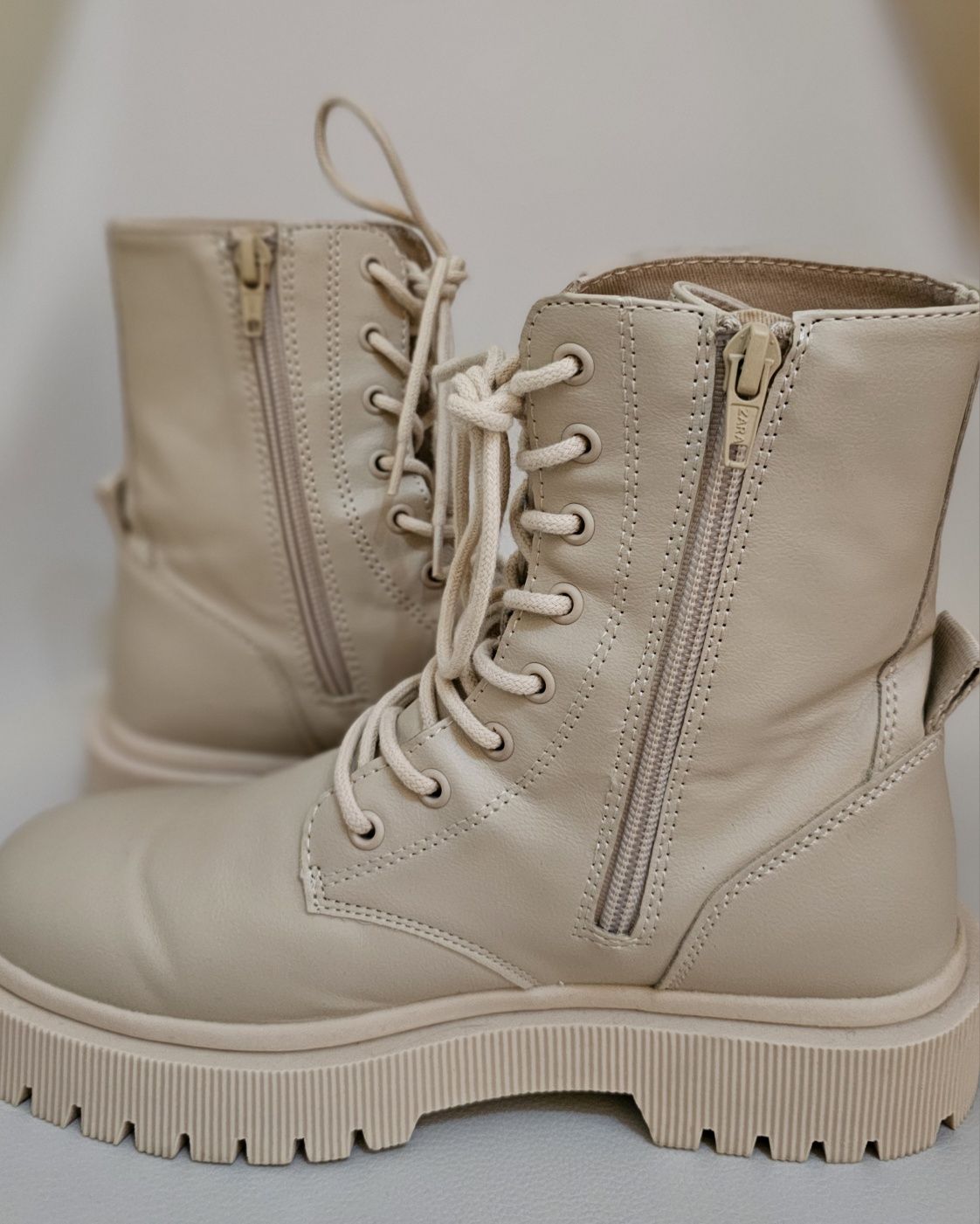 Botas Bege  Zara
