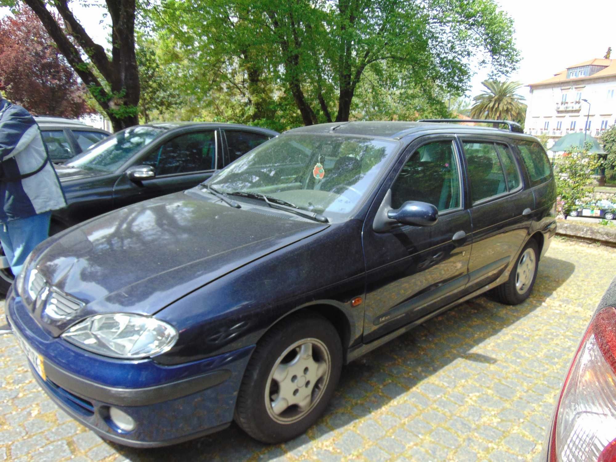 Renault Megane Break 1.4 16v 95cv com Ar Condicionado