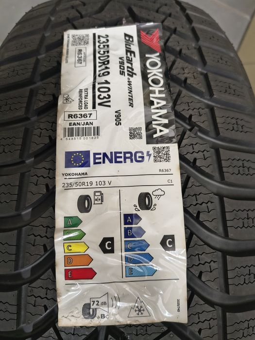 Opony zimowe Yokohama Bluearth Winter v906 235/50r19