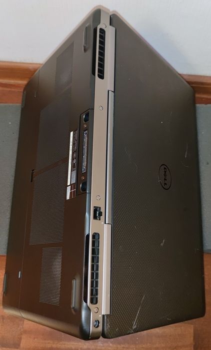 Ноутбук Dell Precision 7710 17.3 FullHD I7-6820HQ RAM-16Gb SSD AMD 2gb