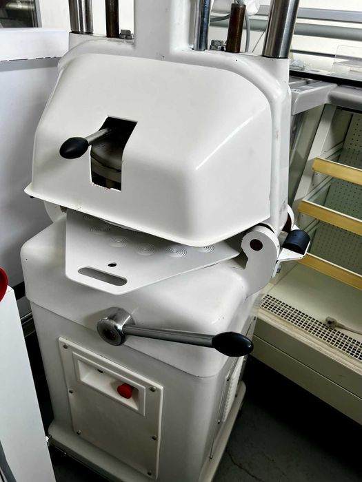 Divisora massa semi automatica