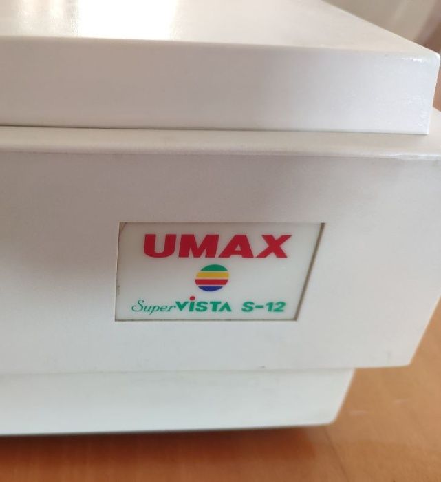 Scanner UMAX Super Vista S-12 usado