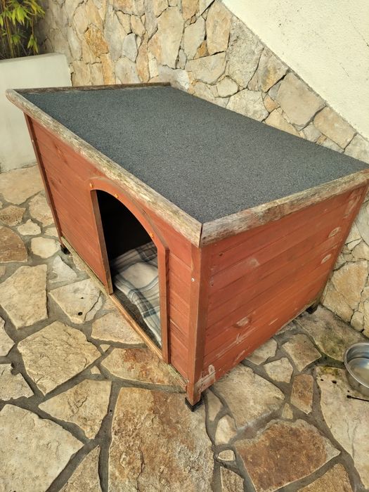 Casota de madeira para cão
