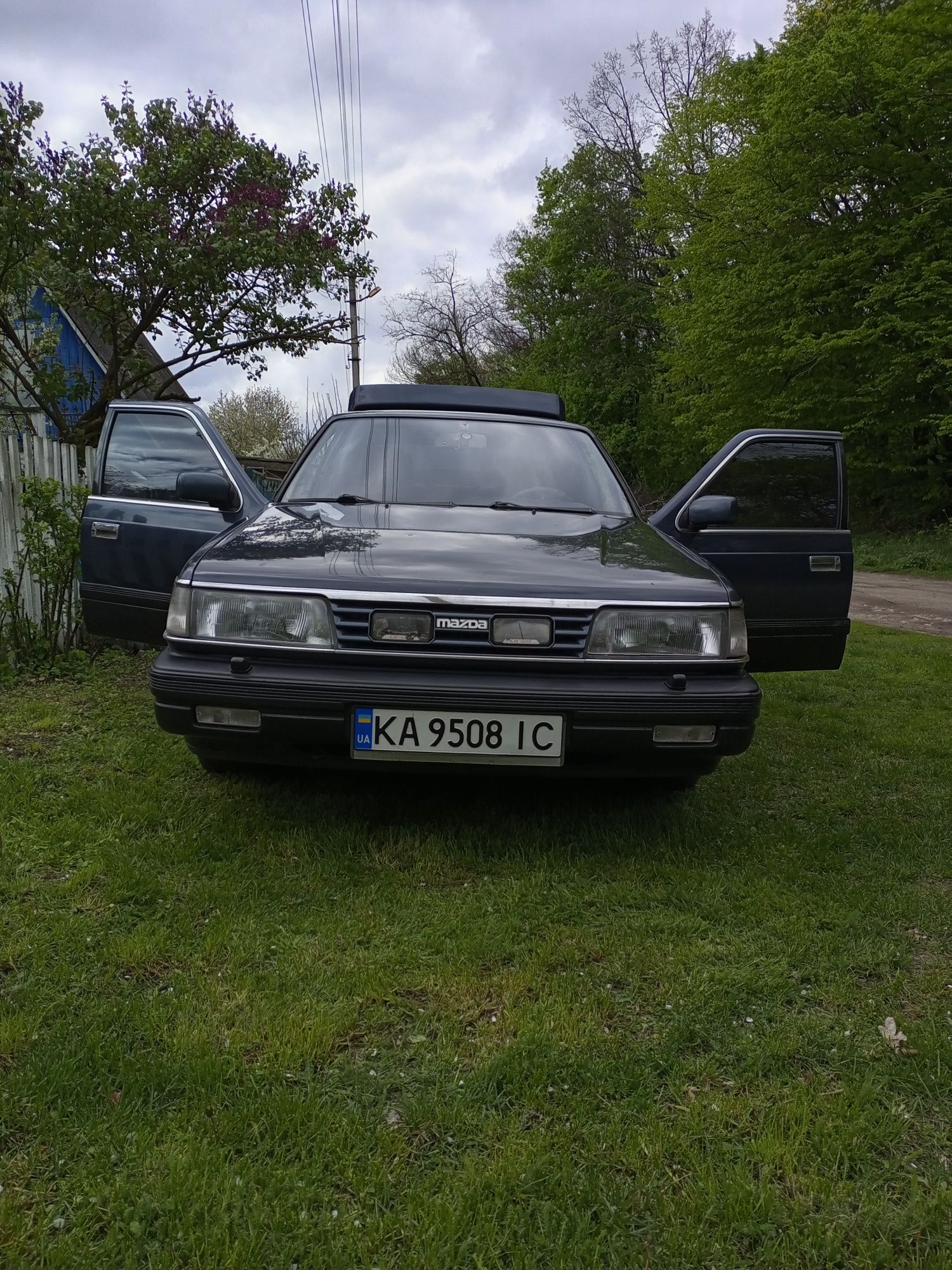 Мазда 929, 1988р