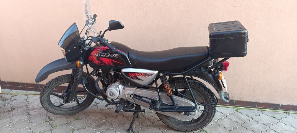 Мотоцикл Bajaj baxer 150