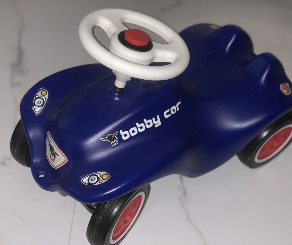 Автомобіль-каталка Bobby Car