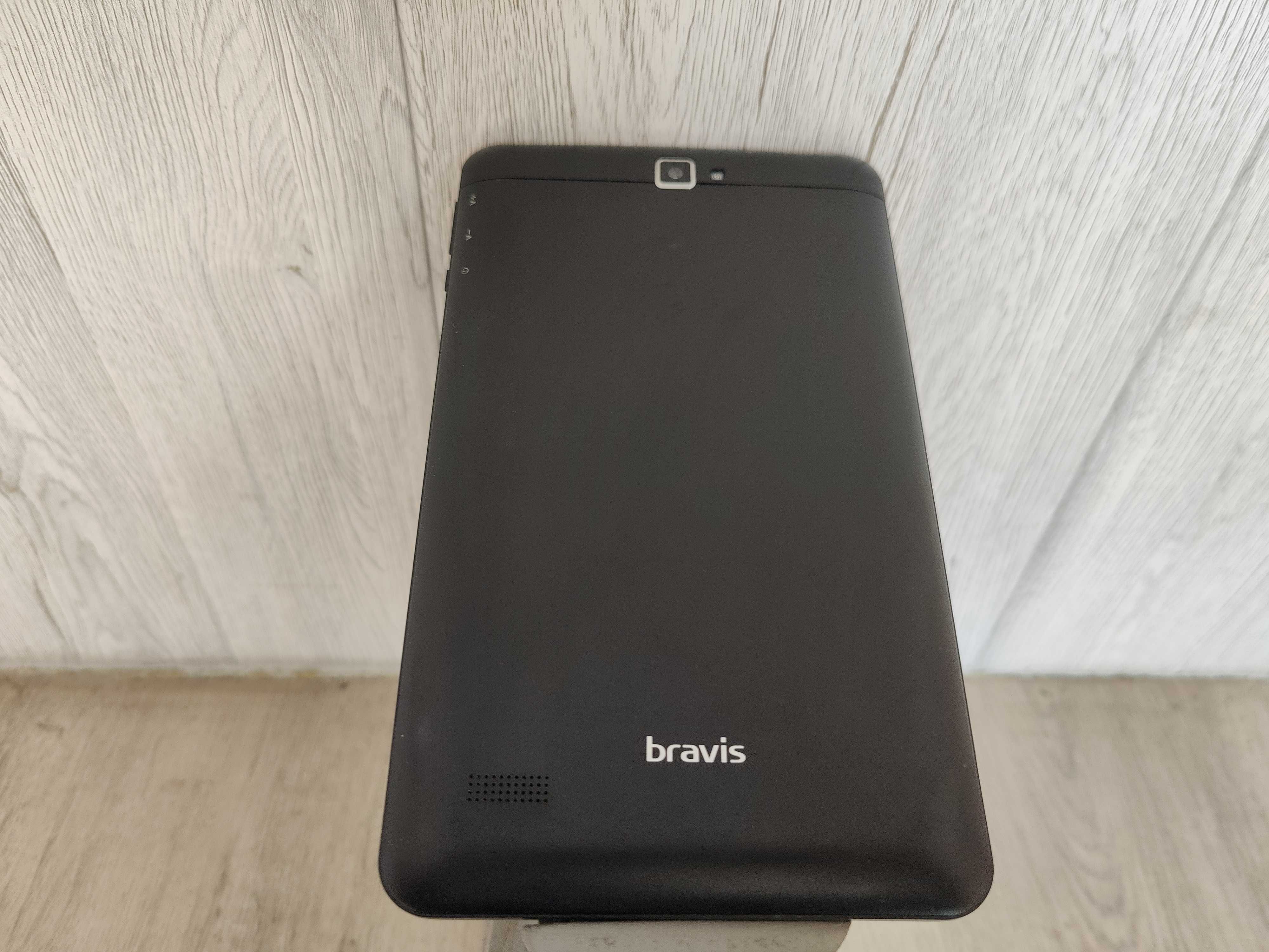 Планшет Bravis  Windows