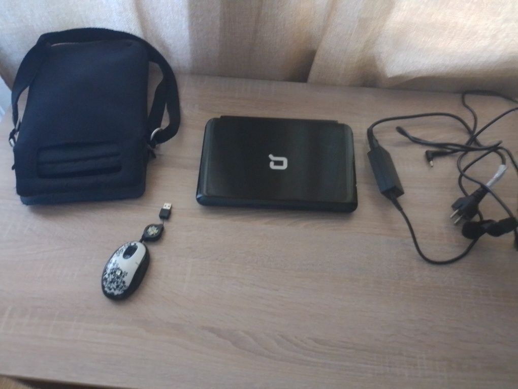 Нетбук HP Compaq Mini