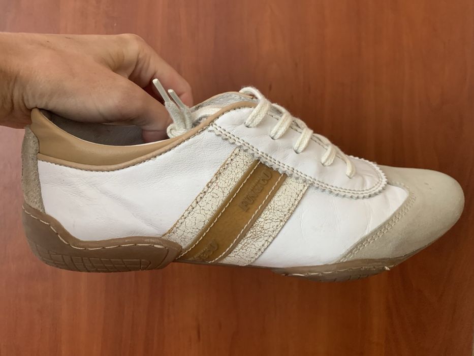 Кросівки шкіряні 39