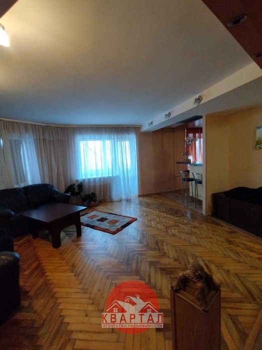 Продается 2-х комн. студия, р-н пл. Запорожская, недалеко от проспекта