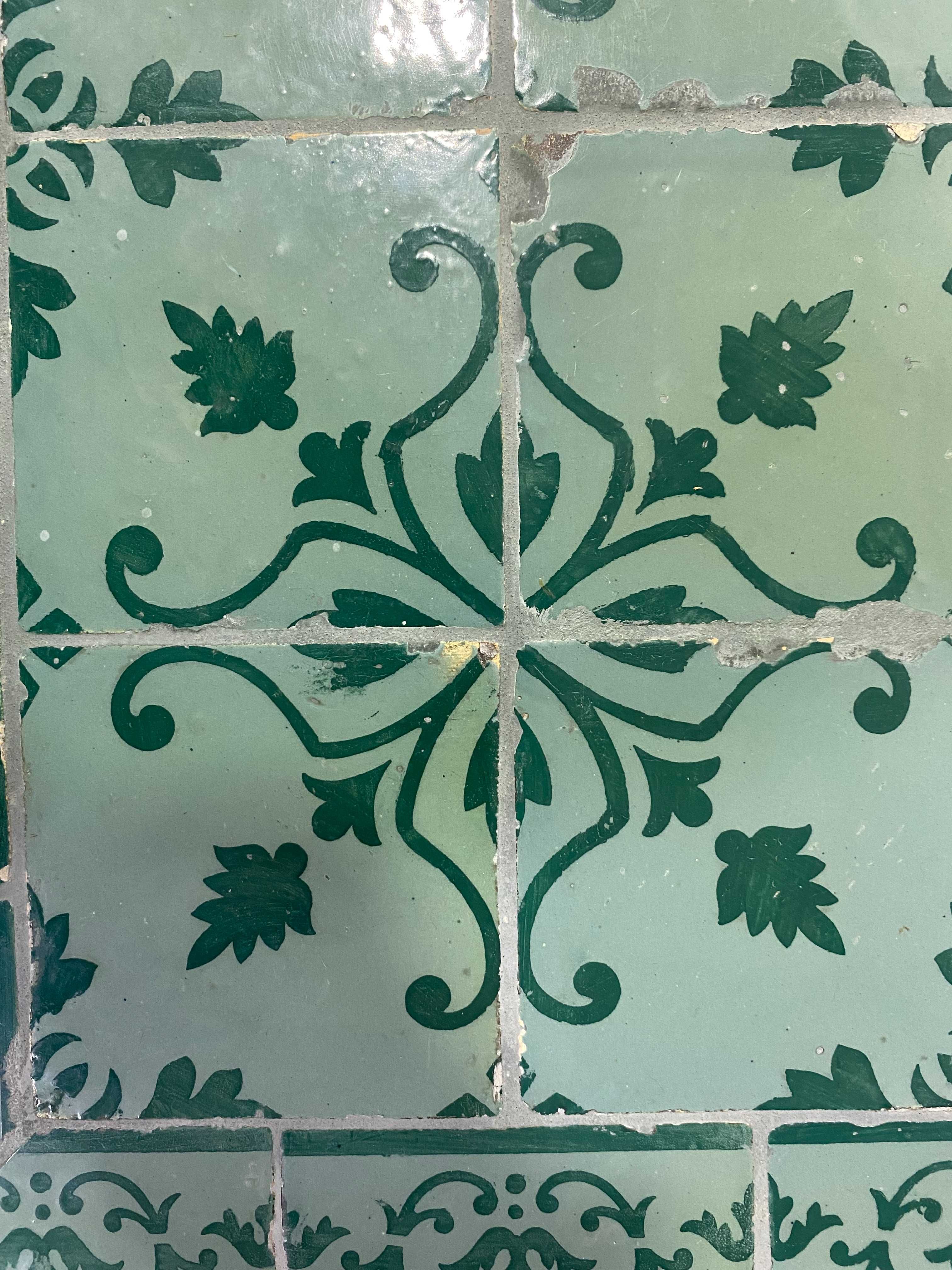 Mesa Rústica com Azulejo Centenário