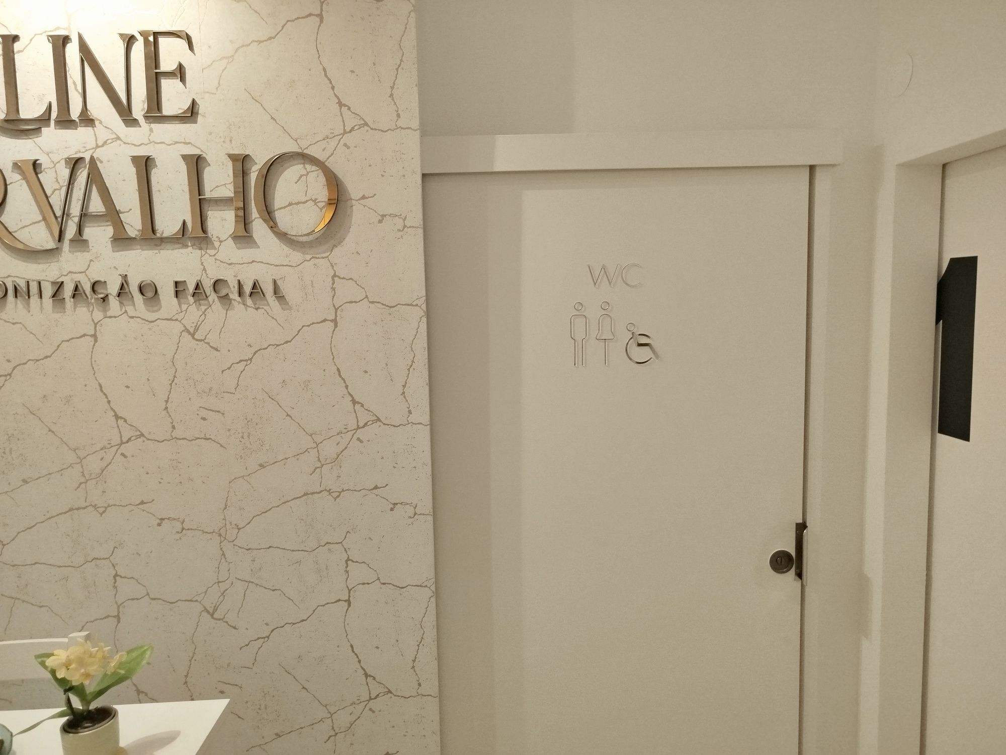 Aluga-se gabinete em clínica de medicina estética