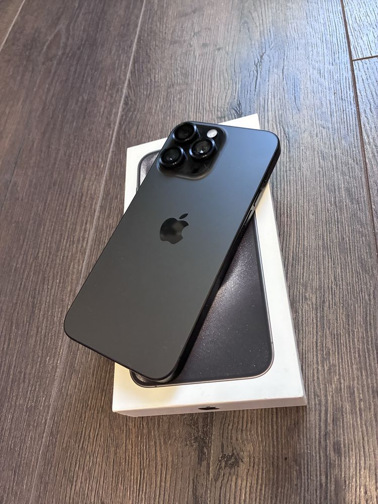 iPhone 15 pro max 256 black titanium