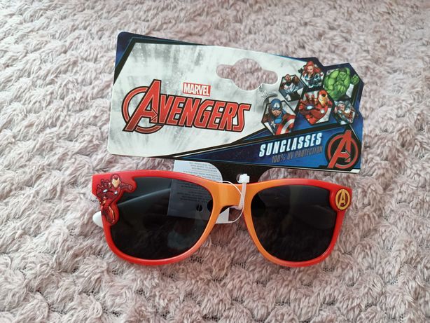 Nowe Cool Club okulary przeciwsłoneczne chłopięce, czerwone Avengers