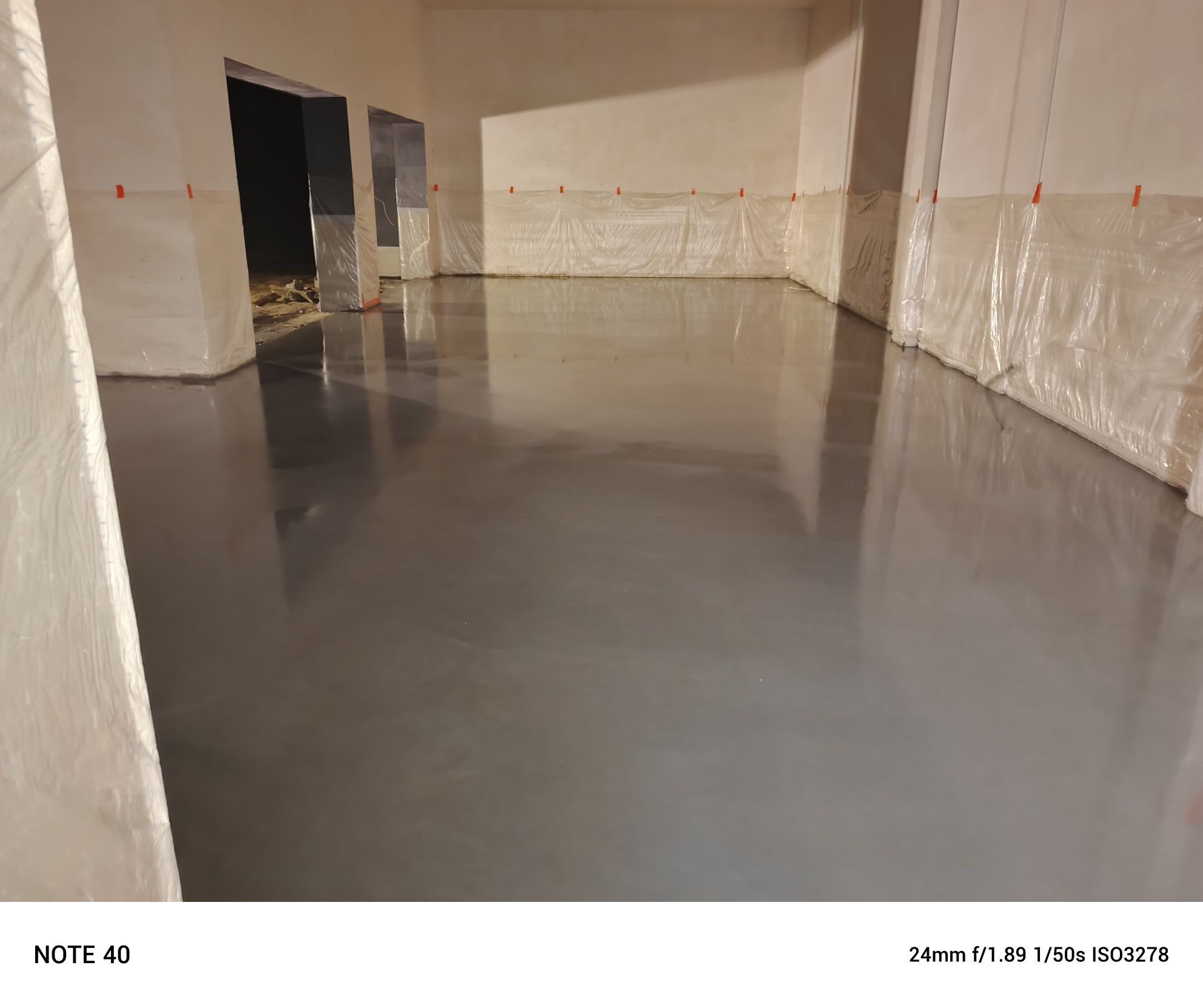 Betonowe posadzki przemysłowe :

Naszą główną działalnością jest wykon