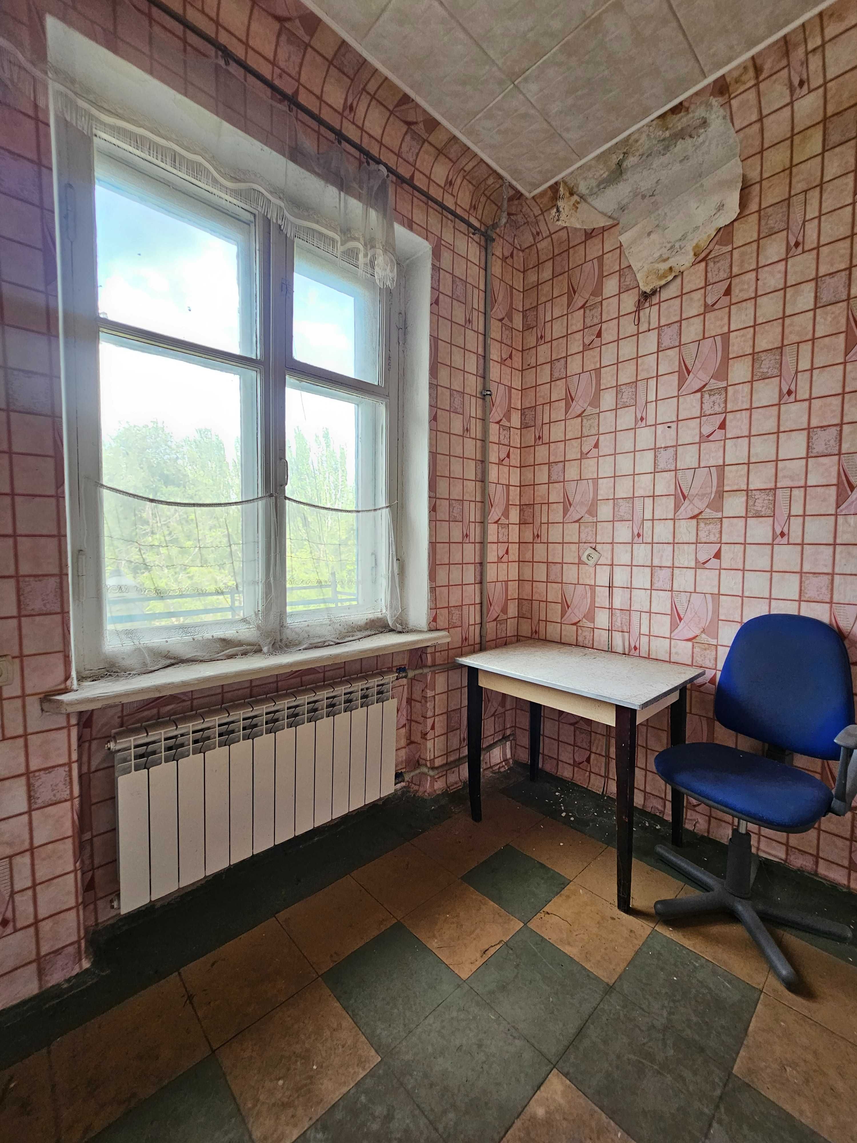 Продается двухкомнатная сталинка на Червоной, ул. Криворожстали